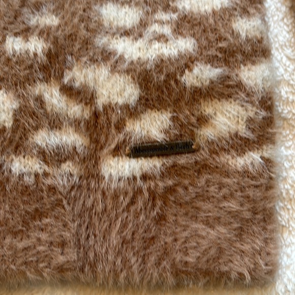 Abercrombie & Fitch Women’s Sweater Soft A&F collection Small Tan & White - Picture 3 of 5